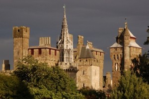 Cardiff Castle from Bute Park, By Oliphant