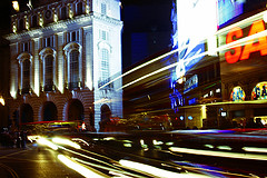 Piccadilly Circus - by Doug88888